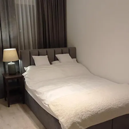 2 , Kuchnia, Cale Wyposazenie, Centrum, Kolo Sklepu, Free Wifi