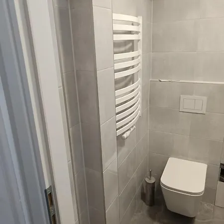 2 Pokojowe Mieszkanie Na Parterze Centrum Koło Sklepu Free Wifi Apartament *